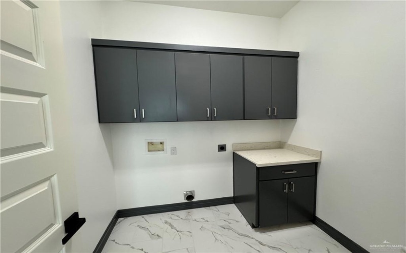 513 E Hawk Avenue, Pharr, TX 78577, 3 Bedrooms Bedrooms, ,2 BathroomsBathrooms,Residential,For Sale,513 E Hawk Avenue,0,491137