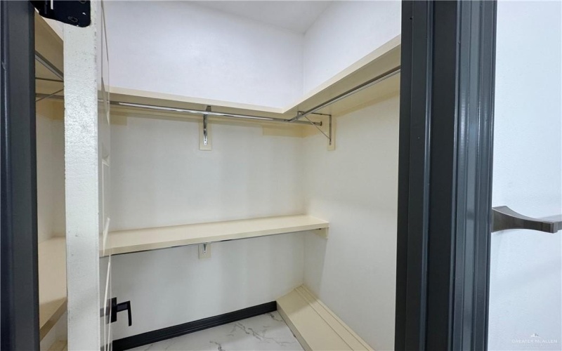 513 E Hawk Avenue, Pharr, TX 78577, 3 Bedrooms Bedrooms, ,2 BathroomsBathrooms,Residential,For Sale,513 E Hawk Avenue,0,491137