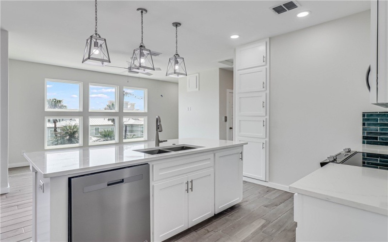 603 E Avenue G unit: 203 #203, Port Aransas, TX 78373, 4 Habitaciones Habitaciones , ,3 BañosBaños,Residential,En Venta,603 E Avenue G unit: 203,0,469423