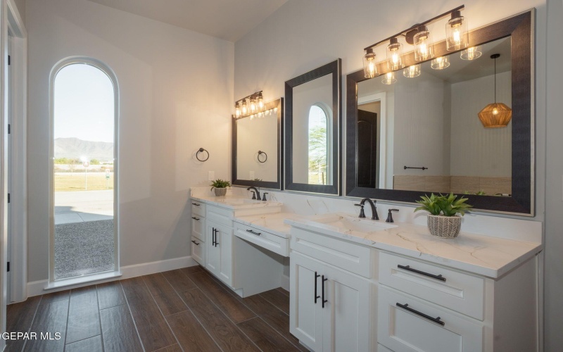 300 RIO DEL RANCHO Court, El Paso, TX 79932, 4 Habitaciones Habitaciones , ,1 BañoBaños,Residential,En Venta,300 RIO DEL RANCHO Court,0,933036