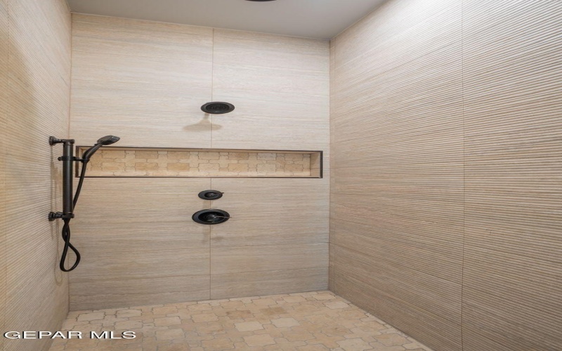 300 RIO DEL RANCHO Court, El Paso, TX 79932, 4 Habitaciones Habitaciones , ,1 BañoBaños,Residential,En Venta,300 RIO DEL RANCHO Court,0,933036