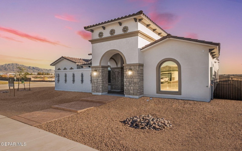 300 RIO DEL RANCHO Court, El Paso, TX 79932, 4 Habitaciones Habitaciones , ,1 BañoBaños,Residential,En Venta,300 RIO DEL RANCHO Court,0,933036