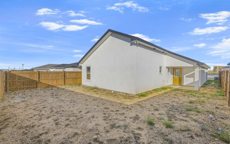 1432 El Caporal Dr., Laredo, TX 78046, 3 Bedrooms Bedrooms, ,2 BathroomsBathrooms,Residential,For Sale,1432 El Caporal Dr.,0,20260040