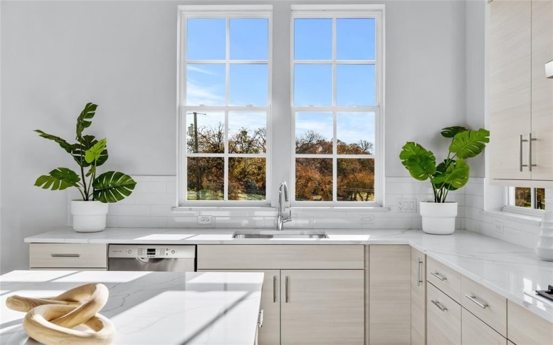 4613 Greenborough Lane, Dallas, TX 75219, 3 Habitaciones Habitaciones , ,3 BañosBaños,Residential,En Venta,4613 Greenborough Lane,0,21141678