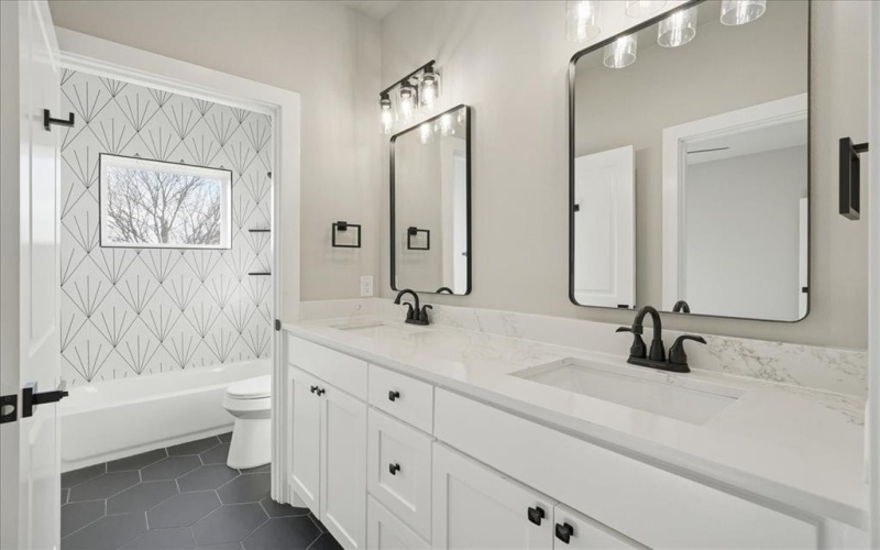 115 Church Street, Waxahachie, TX 75165, 4 Bedrooms Bedrooms, ,3 BathroomsBathrooms,Residential,For Sale,115 Church Street,0,21137341