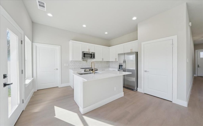 113 Church Street, Waxahachie, TX 75165, 4 Habitaciones Habitaciones , ,3 BañosBaños,Residential,En Venta,113 Church Street,0,21137447