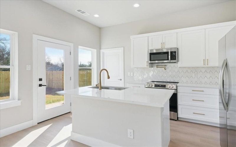 113 Church Street, Waxahachie, TX 75165, 4 Habitaciones Habitaciones , ,3 BañosBaños,Residential,En Venta,113 Church Street,0,21137447