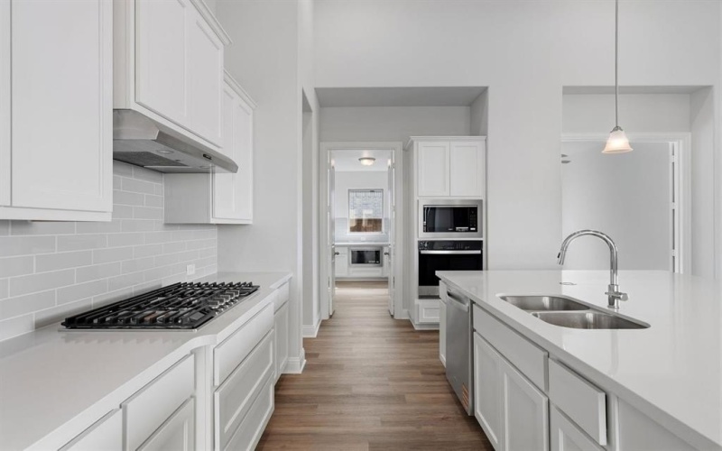 2109 Birch Street, Mansfield, TX 76063, 4 Bedrooms Bedrooms, ,5 BathroomsBathrooms,Residential,For Sale,2109 Birch Street,0,21143621