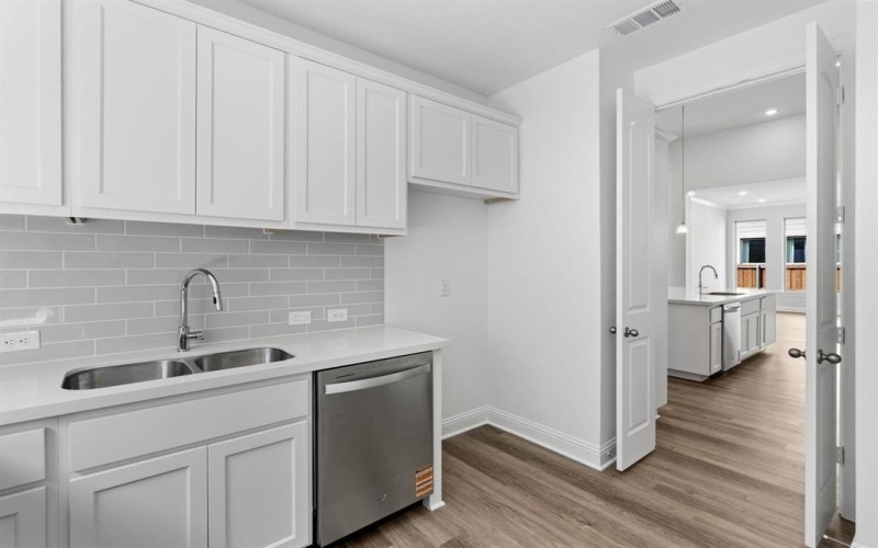 2109 Birch Street, Mansfield, TX 76063, 4 Bedrooms Bedrooms, ,5 BathroomsBathrooms,Residential,For Sale,2109 Birch Street,0,21143621