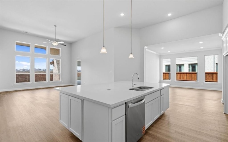 2109 Birch Street, Mansfield, TX 76063, 4 Bedrooms Bedrooms, ,5 BathroomsBathrooms,Residential,For Sale,2109 Birch Street,0,21143621