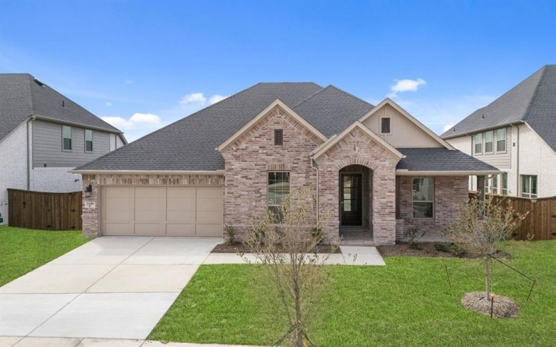 2109 Birch Street, Mansfield, TX 76063, 4 Bedrooms Bedrooms, ,5 BathroomsBathrooms,Residential,For Sale,2109 Birch Street,0,21143621