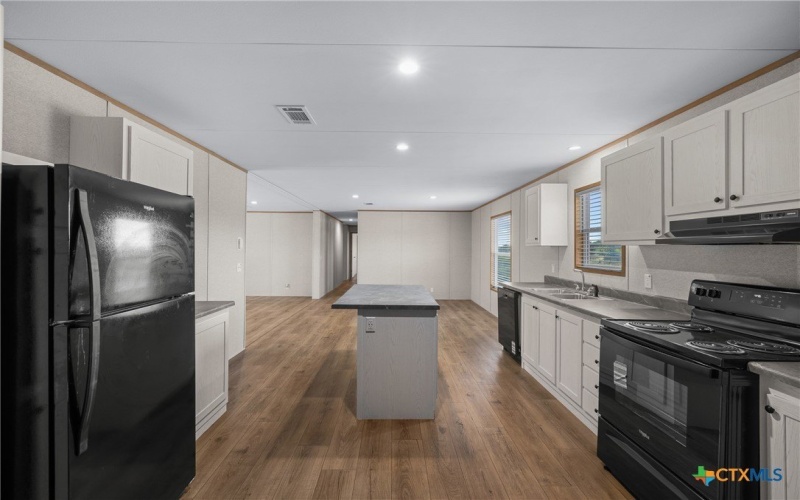 139 Azalea Court, Dale, TX 78616, 5 Bedrooms Bedrooms, ,3 BathroomsBathrooms,Residential,For Sale,139 Azalea Court,0,600922