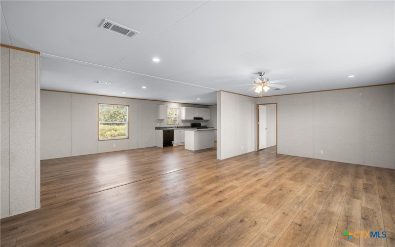 139 Azalea Court, Dale, TX 78616, 5 Bedrooms Bedrooms, ,3 BathroomsBathrooms,Residential,For Sale,139 Azalea Court,0,600922