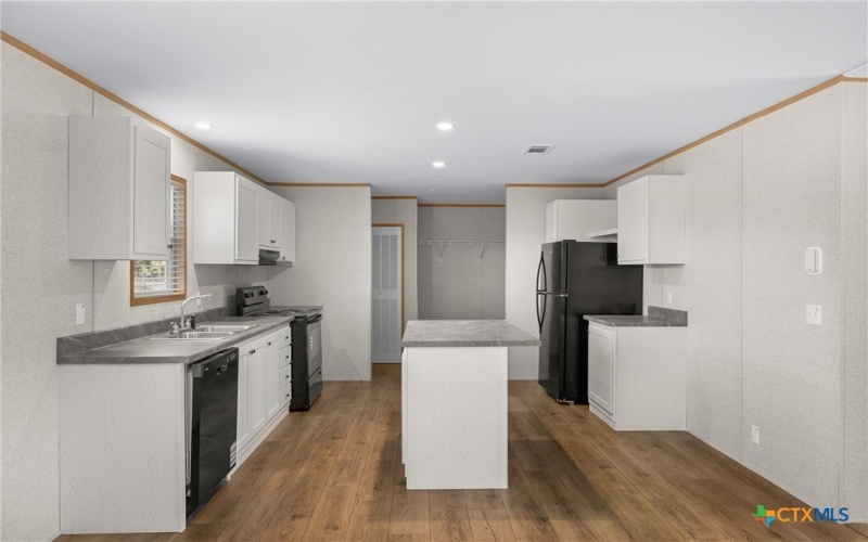 139 Azalea Court, Dale, TX 78616, 5 Bedrooms Bedrooms, ,3 BathroomsBathrooms,Residential,For Sale,139 Azalea Court,0,600922