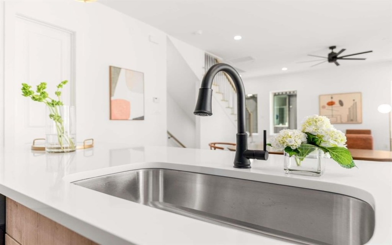 2015 N Prairie Avenue #103, Dallas, TX 75204, 2 Habitaciones Habitaciones , ,2 BañosBaños,Residential,En Venta,2015 N Prairie Avenue,0,21142041