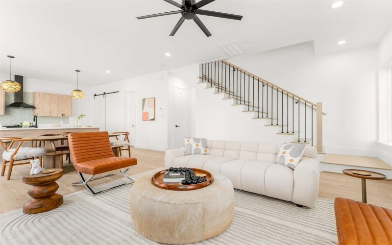 2015 N Prairie Avenue #103, Dallas, TX 75204, 2 Habitaciones Habitaciones , ,2 BañosBaños,Residential,En Venta,2015 N Prairie Avenue,0,21142041