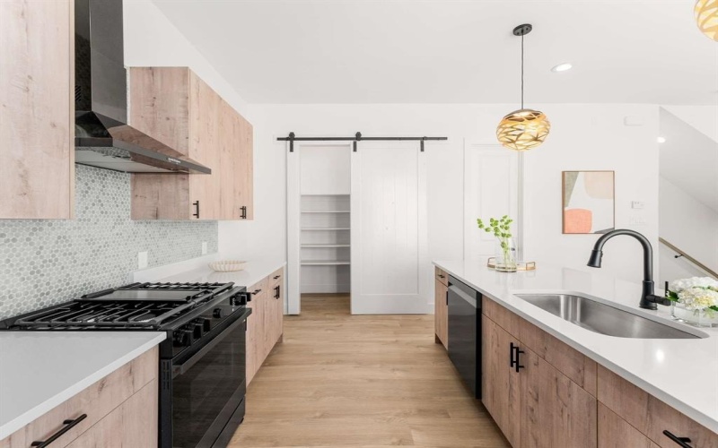 2015 N Prairie Avenue #103, Dallas, TX 75204, 2 Habitaciones Habitaciones , ,2 BañosBaños,Residential,En Venta,2015 N Prairie Avenue,0,21142041