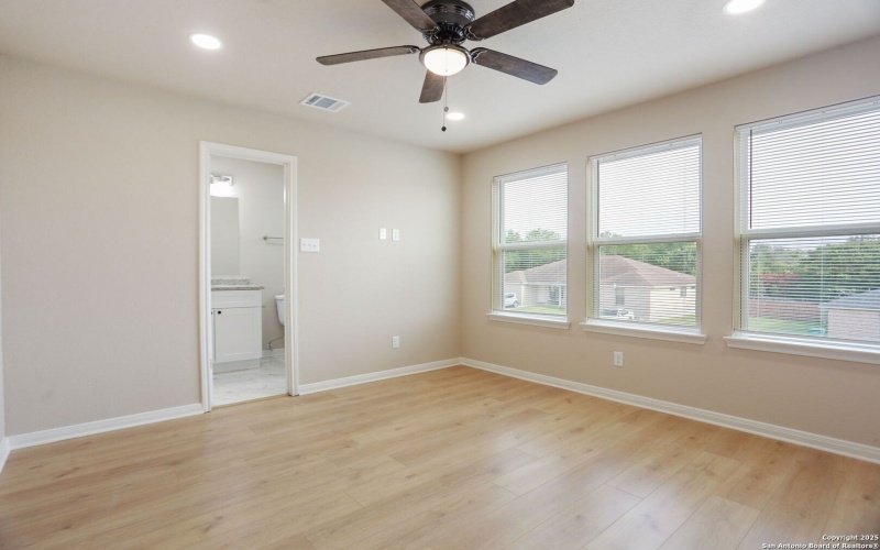 7210 John Palmer Dr., San Antonio, TX 78239, ,Residential Multi Family,En Venta,7210 John Palmer Dr.,0,1810650