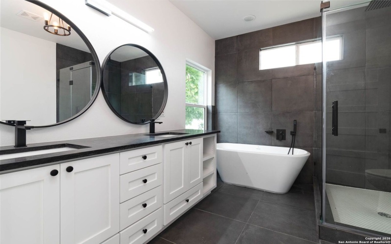 1339 Schley, San Antonio, TX 78210, 3 Habitaciones Habitaciones , ,3 BañosBaños,Residential,En Venta,1339 Schley,0,1931235