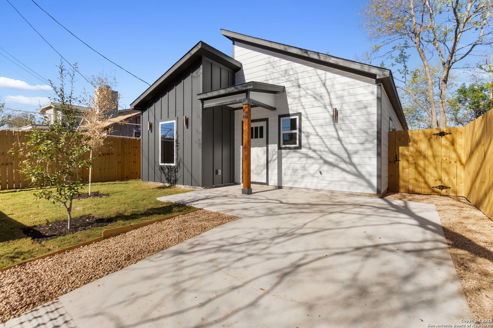 107 Calles St, San Antonio, TX 78207, 3 Bedrooms Bedrooms, ,2 BathroomsBathrooms,Residential,For Sale,107 Calles St,0,1931238