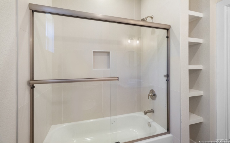 107 Calles St, San Antonio, TX 78207, 3 Bedrooms Bedrooms, ,2 BathroomsBathrooms,Residential,For Sale,107 Calles St,0,1931238