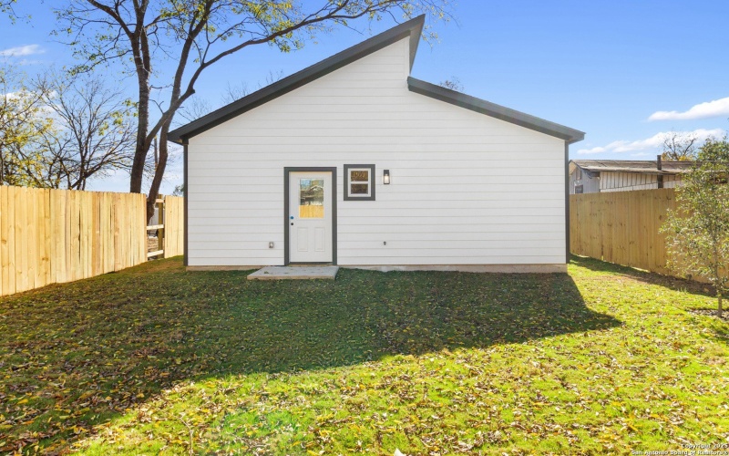 107 Calles St, San Antonio, TX 78207, 3 Bedrooms Bedrooms, ,2 BathroomsBathrooms,Residential,For Sale,107 Calles St,0,1931238