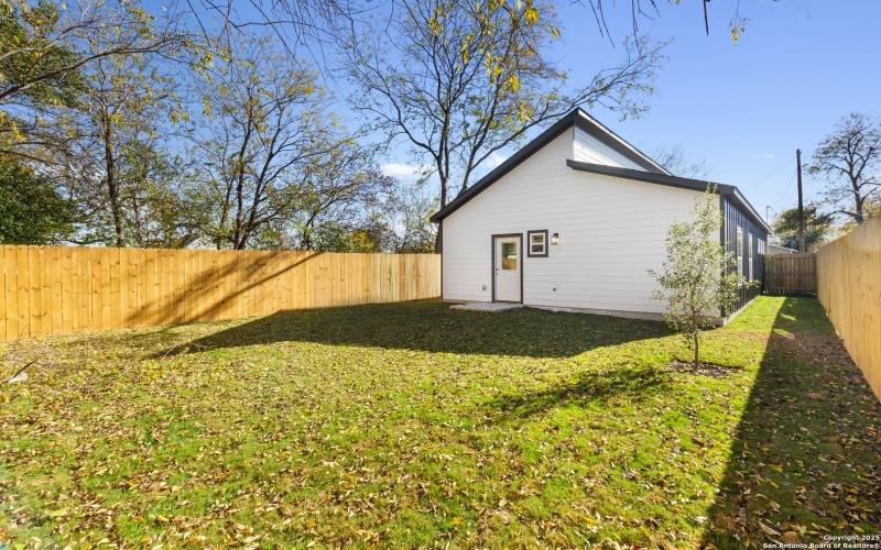 107 Calles St, San Antonio, TX 78207, 3 Bedrooms Bedrooms, ,2 BathroomsBathrooms,Residential,For Sale,107 Calles St,0,1931238