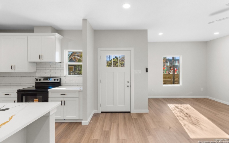 107 Calles St, San Antonio, TX 78207, 3 Bedrooms Bedrooms, ,2 BathroomsBathrooms,Residential,For Sale,107 Calles St,0,1931238