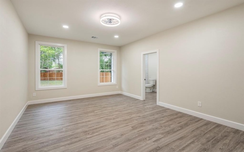 518 S Cockrell Hill Road, Cockrell Hill, TX 75211, 3 Habitaciones Habitaciones , ,2 BañosBaños,Residential,En Venta,518 S Cockrell Hill Road,0,21142339