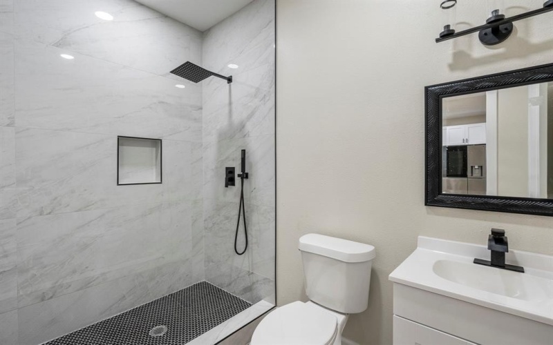 518 S Cockrell Hill Road, Cockrell Hill, TX 75211, 3 Habitaciones Habitaciones , ,2 BañosBaños,Residential,En Venta,518 S Cockrell Hill Road,0,21142339