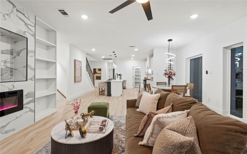 923 Walkway Street, Dallas, TX 75212, 3 Bedrooms Bedrooms, ,3 BathroomsBathrooms,Residential,For Sale,923 Walkway Street,0,21142703