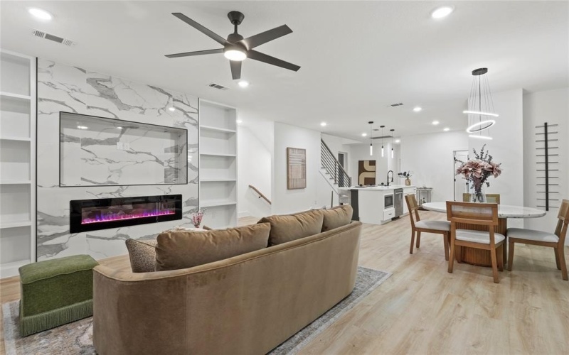 923 Walkway Street, Dallas, TX 75212, 3 Bedrooms Bedrooms, ,3 BathroomsBathrooms,Residential,For Sale,923 Walkway Street,0,21142703