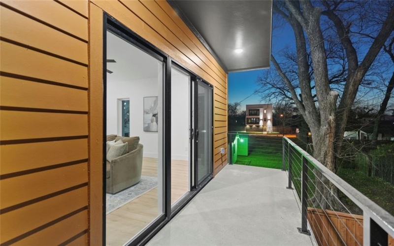 923 Walkway Street, Dallas, TX 75212, 3 Bedrooms Bedrooms, ,3 BathroomsBathrooms,Residential,For Sale,923 Walkway Street,0,21142703