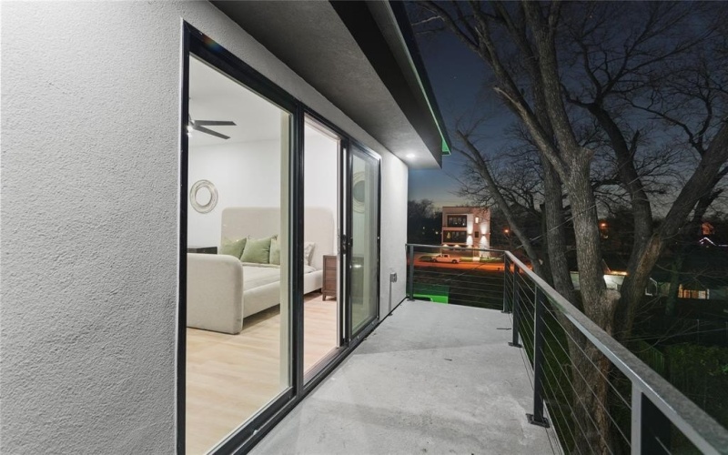 923 Walkway Street, Dallas, TX 75212, 3 Bedrooms Bedrooms, ,3 BathroomsBathrooms,Residential,For Sale,923 Walkway Street,0,21142703