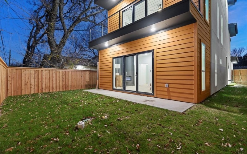 923 Walkway Street, Dallas, TX 75212, 3 Bedrooms Bedrooms, ,3 BathroomsBathrooms,Residential,For Sale,923 Walkway Street,0,21142703