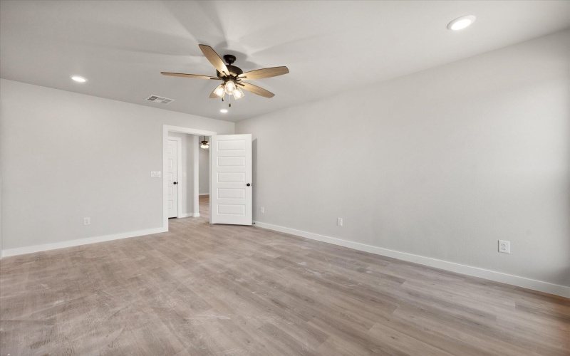 2208 134th Street, Lubbock, TX 79423, 4 Habitaciones Habitaciones , ,2 BañosBaños,Residential,En Venta,2208 134th Street,202552206