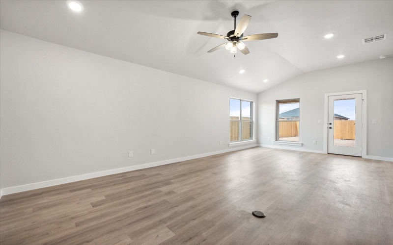 2208 134th Street, Lubbock, TX 79423, 4 Habitaciones Habitaciones , ,2 BañosBaños,Residential,En Venta,2208 134th Street,202552206
