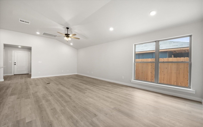 2208 134th Street, Lubbock, TX 79423, 4 Habitaciones Habitaciones , ,2 BañosBaños,Residential,En Venta,2208 134th Street,202552206