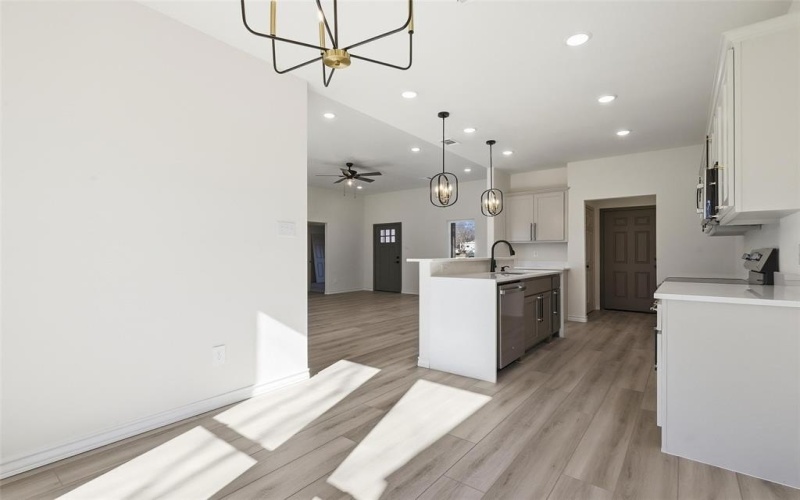 609 W Washington Avenue, Whitney, TX 76692, 3 Bedrooms Bedrooms, ,2 BathroomsBathrooms,Residential,For Sale,609 W Washington Avenue,0,21135544