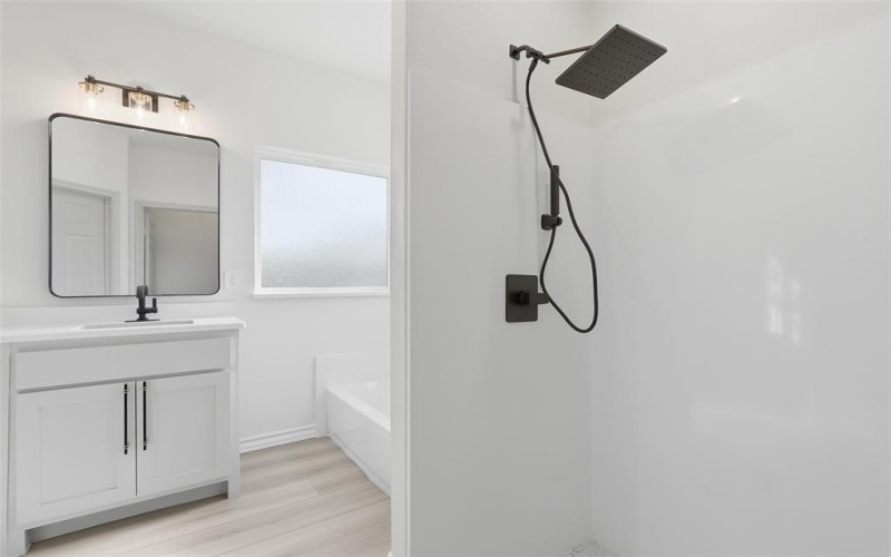 609 W Washington Avenue, Whitney, TX 76692, 3 Bedrooms Bedrooms, ,2 BathroomsBathrooms,Residential,For Sale,609 W Washington Avenue,0,21135544