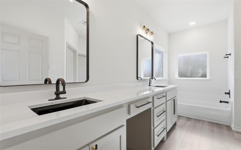 609 W Washington Avenue, Whitney, TX 76692, 3 Bedrooms Bedrooms, ,2 BathroomsBathrooms,Residential,For Sale,609 W Washington Avenue,0,21135544