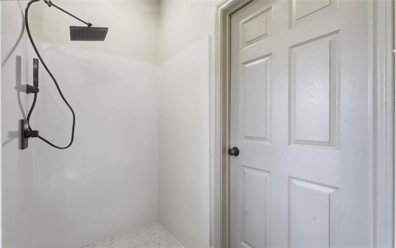 609 W Washington Avenue, Whitney, TX 76692, 3 Bedrooms Bedrooms, ,2 BathroomsBathrooms,Residential,For Sale,609 W Washington Avenue,0,21135544