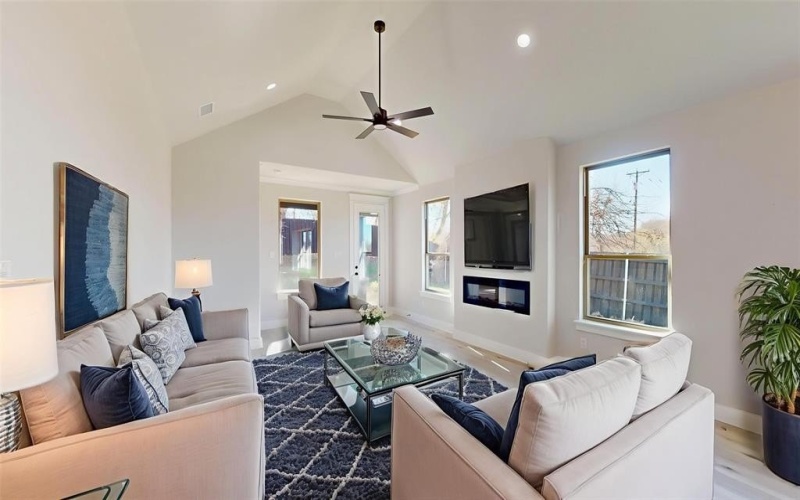 801 Birch Street, Grand Prairie, TX 75050, 3 Habitaciones Habitaciones , ,2 BañosBaños,Residential,En Venta,801 Birch Street,0,21143698