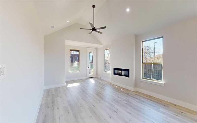 801 Birch Street, Grand Prairie, TX 75050, 3 Habitaciones Habitaciones , ,2 BañosBaños,Residential,En Venta,801 Birch Street,0,21143698