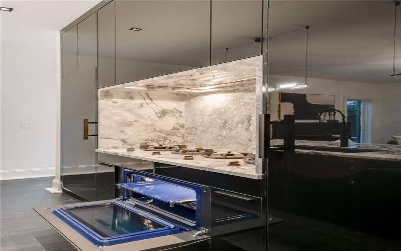 6404 Lakehurst Avenue, Dallas, TX 75230, 5 Bedrooms Bedrooms, ,6 BathroomsBathrooms,Residential,For Sale,6404 Lakehurst Avenue,0,21143936