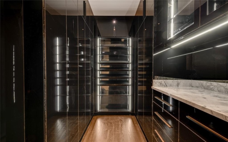 6404 Lakehurst Avenue, Dallas, TX 75230, 5 Bedrooms Bedrooms, ,6 BathroomsBathrooms,Residential,For Sale,6404 Lakehurst Avenue,0,21143936