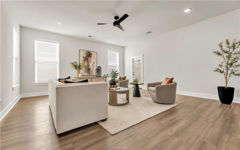 4002 Etonbury Avenue, College Station, TX 77845, 4 Habitaciones Habitaciones , ,3 BañosBaños,Residential,En Venta,4002 Etonbury Avenue,0,26000112