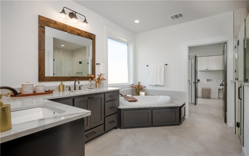 2307 Terrapin Trail, College Station, TX 77845, 4 Bedrooms Bedrooms, ,3 BathroomsBathrooms,Residential,For Sale,2307 Terrapin Trail,0,26000121