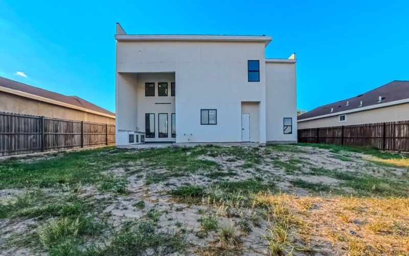 2626 Las Cimas Dr, Eagle Pass, TX 78852, 5 Bedrooms Bedrooms, ,3 BathroomsBathrooms,Residential,For Sale,2626 Las Cimas Dr,0,81390