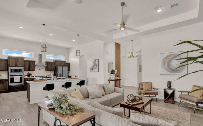 151 White Oaks Trail, Sunland Park, NM 88008, 6 Habitaciones Habitaciones , ,6 BañosBaños,Residential,En Venta,151 White Oaks Trail,0,935887